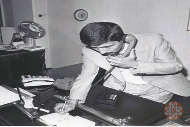 Yalçın Çakır 1986 yılı seçim sonuçlarını alıyor, arşiv - 48 Haber Ajansı
